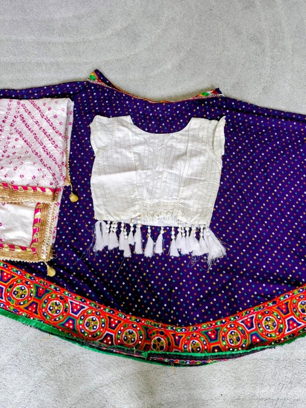 NWOT Navratri Chaniya Choli Garba Lehenga Set 42" Waist 8m Flare